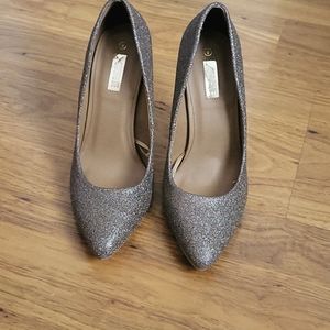 Size 8 Sparkling heels